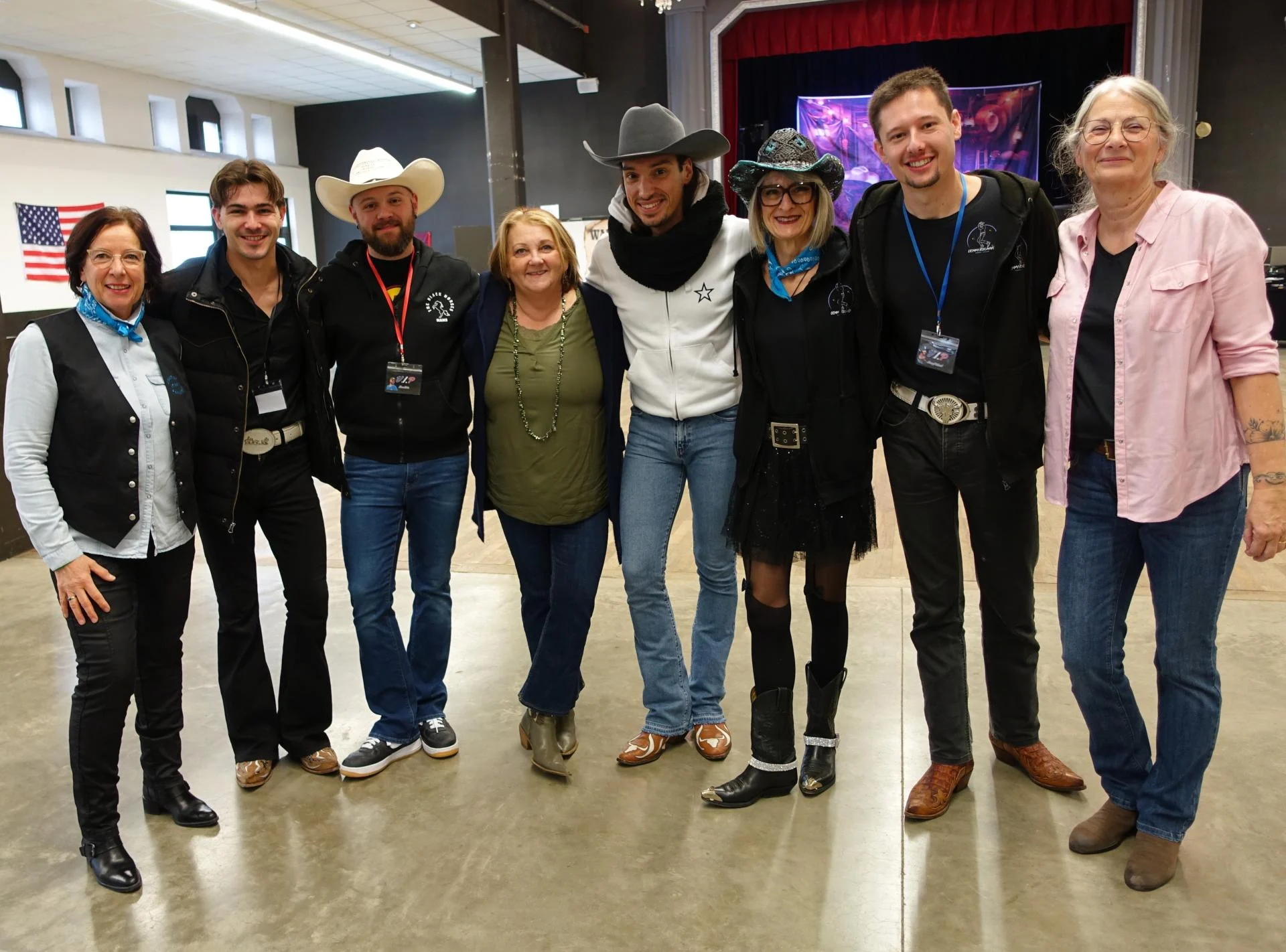 les chorégraphes et les groupies filles du club